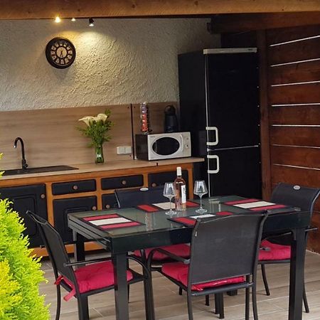 Villa T3 A 10' De Cassis - Piscine Privee Et Cuisine D'Ete Exterieure Carnoux-en-Provence Eksteriør billede